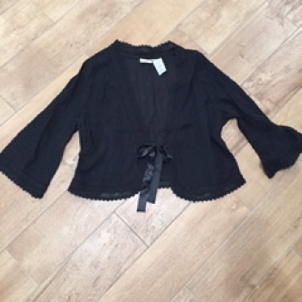 BLACK BLOUSE WITH SATIN TIE IN FRONT